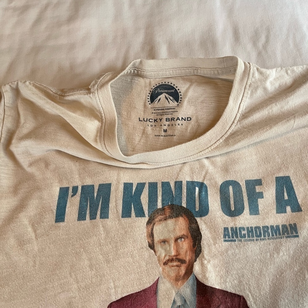 LUCKY BRAND MENS CREAM CREWNECK SHORT SLEEVE ANCHORMAN GRAPHIC TSHIRT MEDIUM - Picture 6 of 6